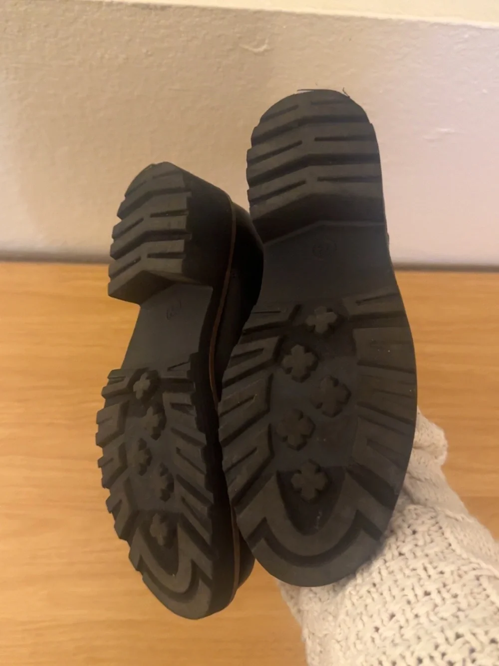 Universal Thread Chelsea Ankle Boots